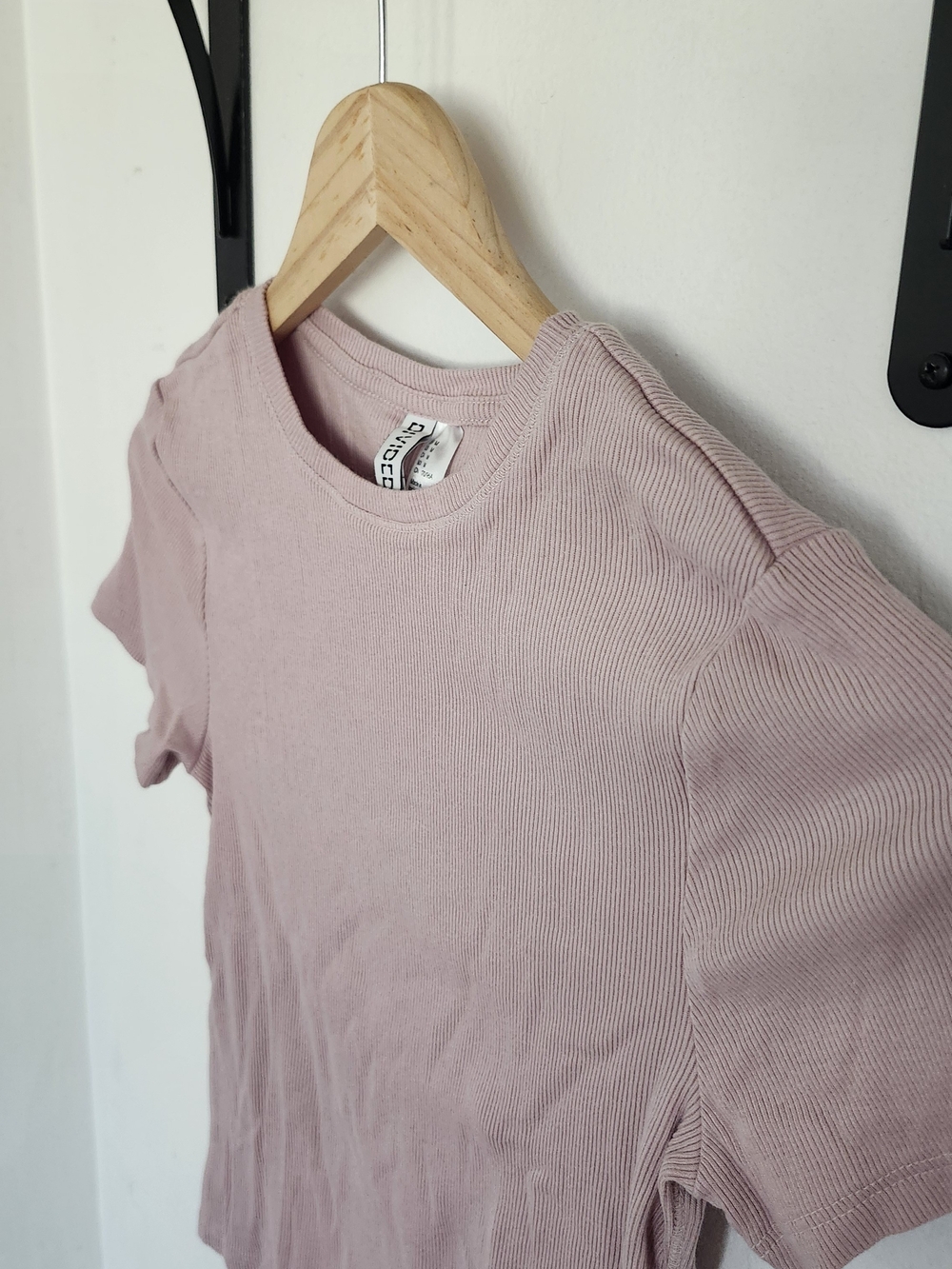 Ribbed Short-Sleeve Top in Dusty Pink